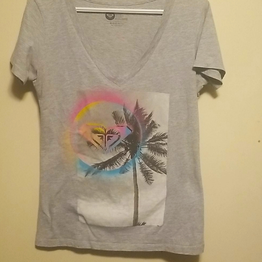 2/20Roxy V-neck short sleeve shirt